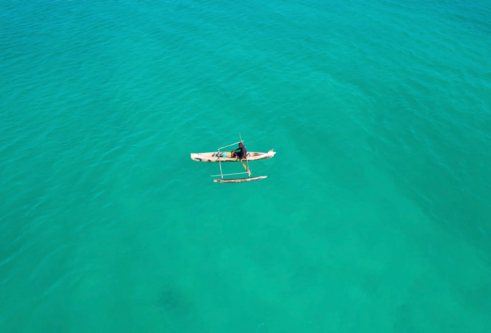 Pirogue sur les eaux d’Ambatomilo